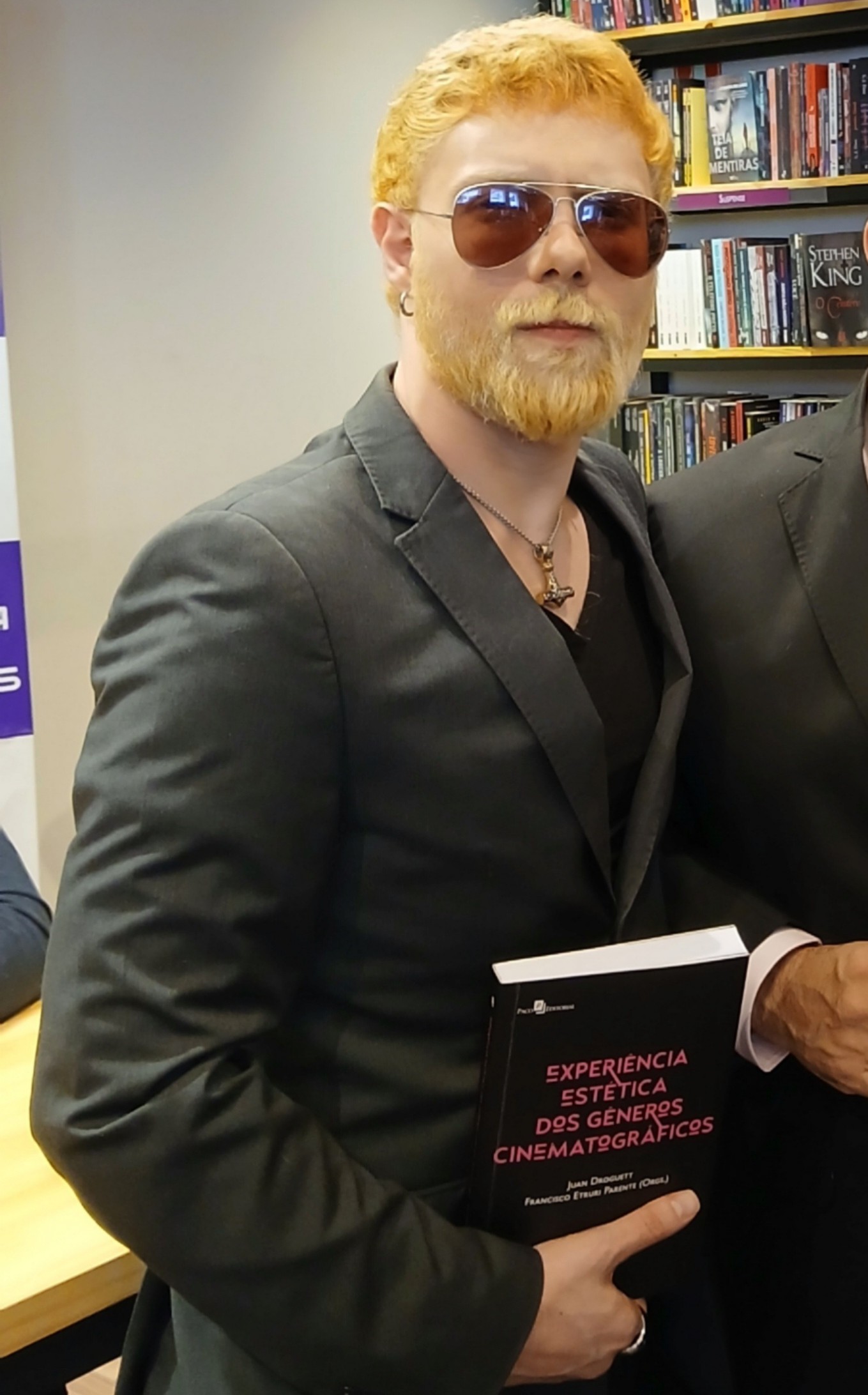 Lucas Giesteira Unger - Editor e Ghostwriter Profissional em São Paulo